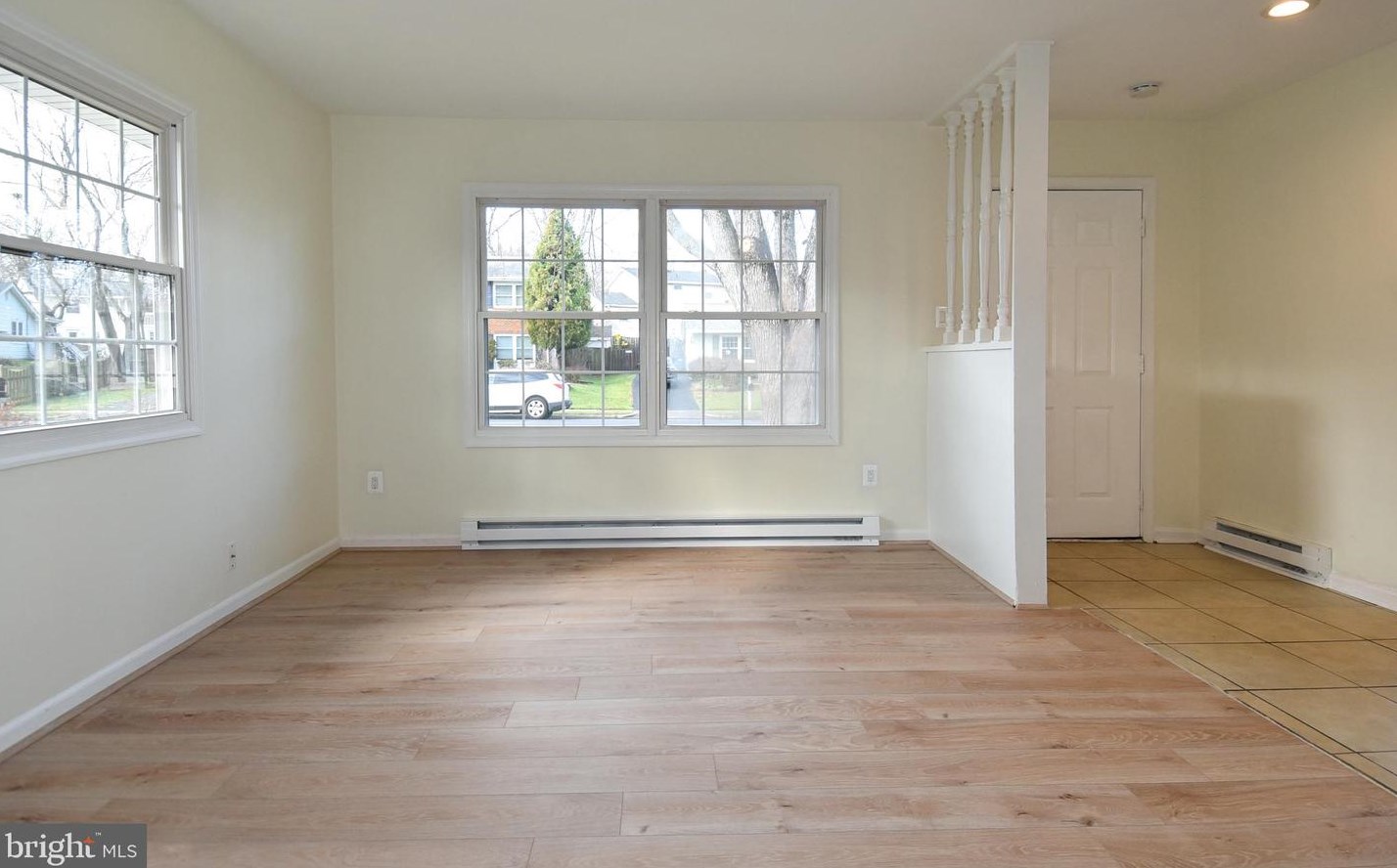 308 Johnson Rd, Dulles VA  20164-2740 exterior