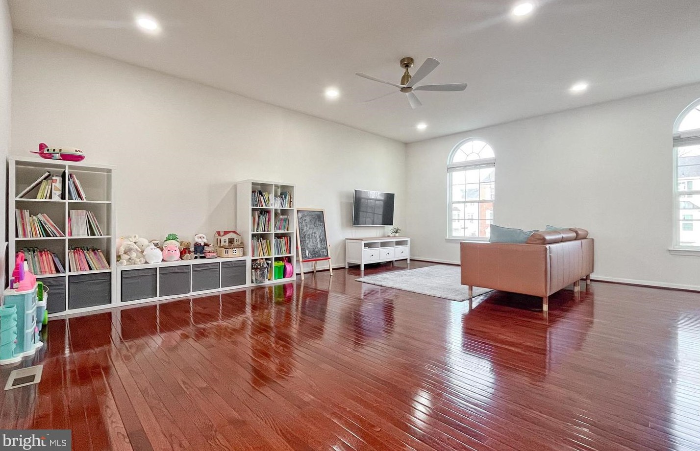 42979 Spyder Pl, Fairfax VA  20152-3480 exterior