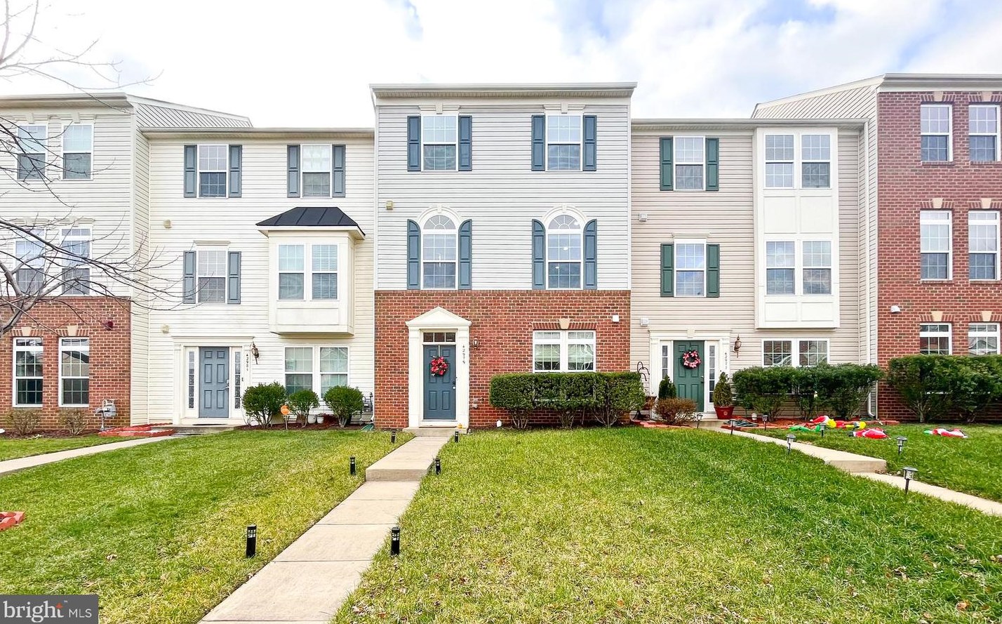 42979 Spyder Pl, Fairfax, VA 20152