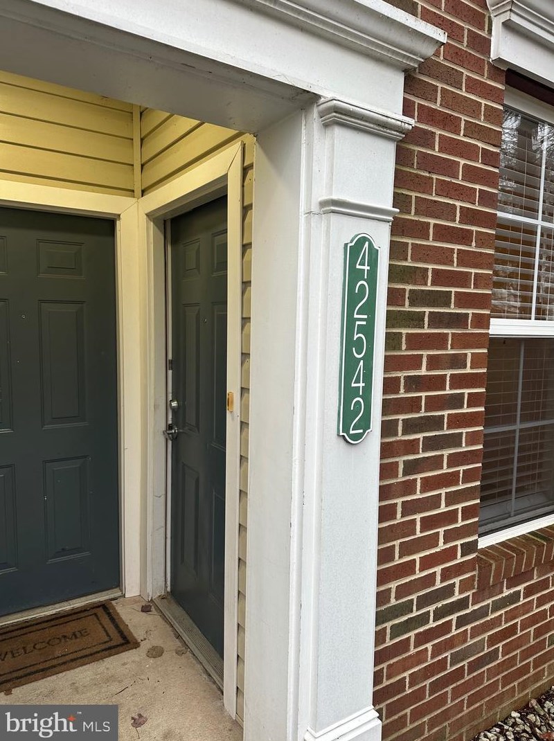 42542 Mayflower Ter, Ashburn, VA 20148