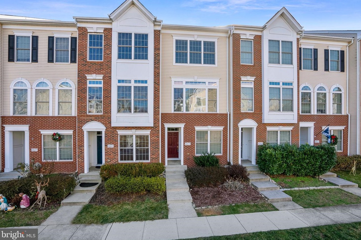 42633 Homefront Ter, Fairfax, VA 20152