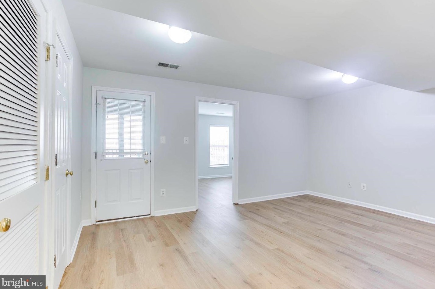 47544 Tenfoot Island Ter, Dulles VA  20165-2457 exterior