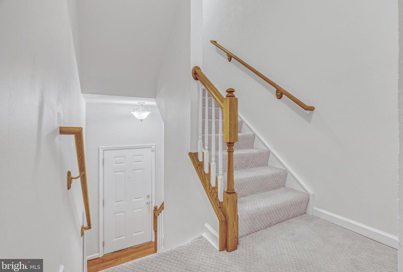 24652 Hutchinson Farm Dr, Dulles VA  20166-2682 exterior