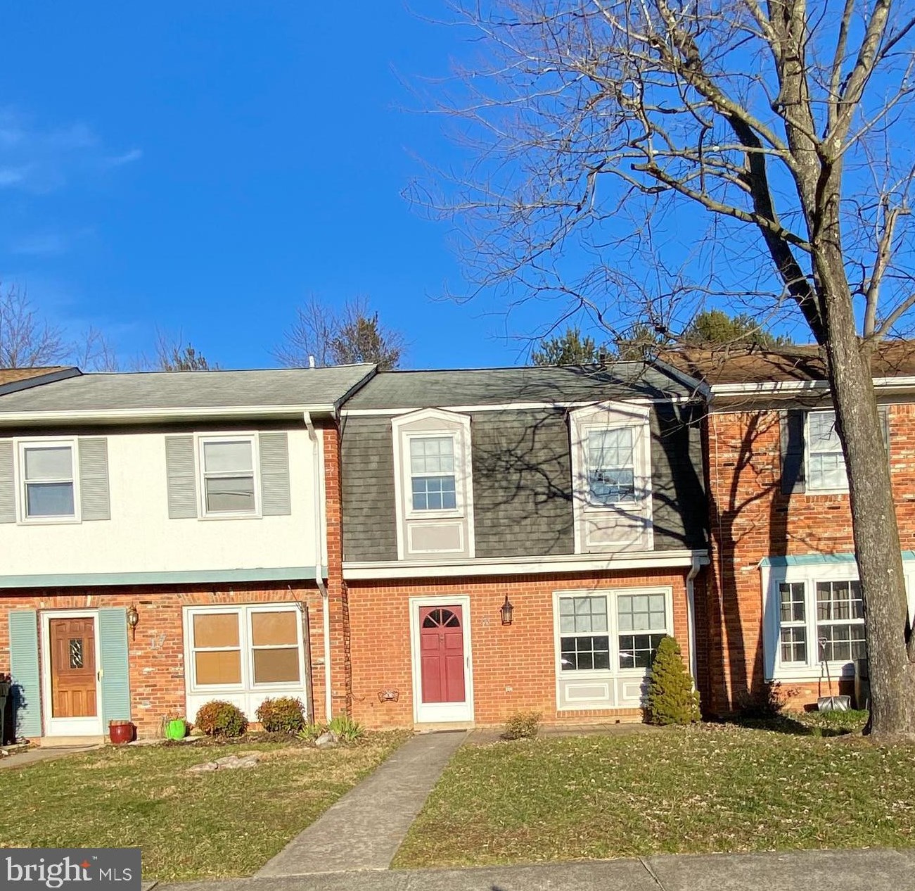 18 Park Pl, Lovettsville, VA 20180