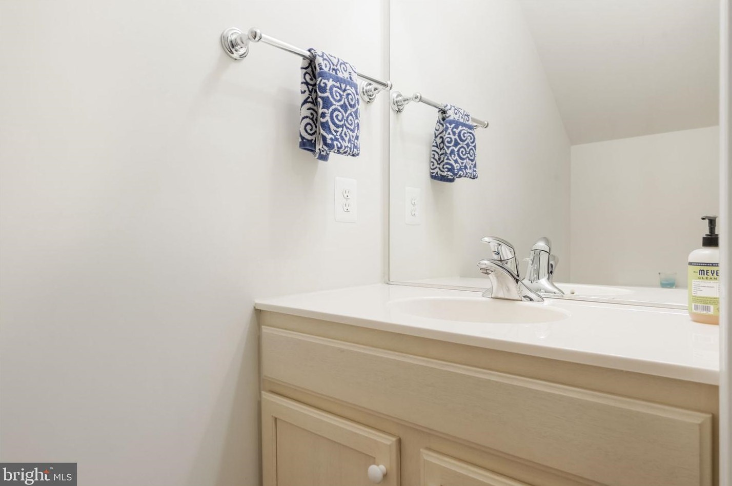 22277 Rampsbeck Ter, Ashburn VA  20148-4146 exterior