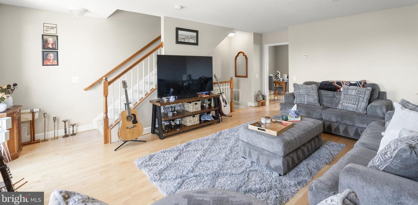 22277 Rampsbeck Ter, Ashburn VA  20148-4146 exterior