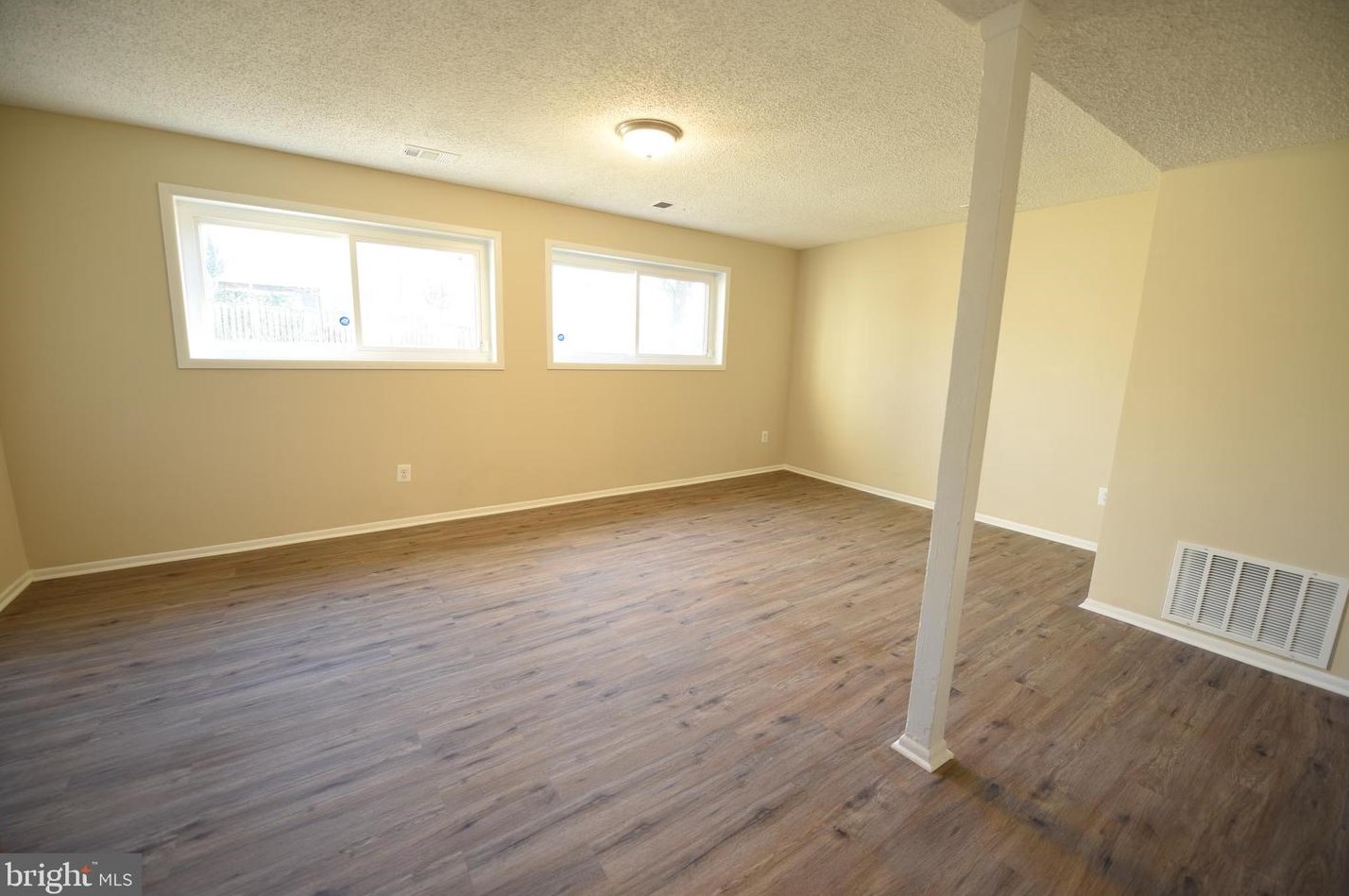 231 Penny Ln, Dulles VA  20164-1607 exterior