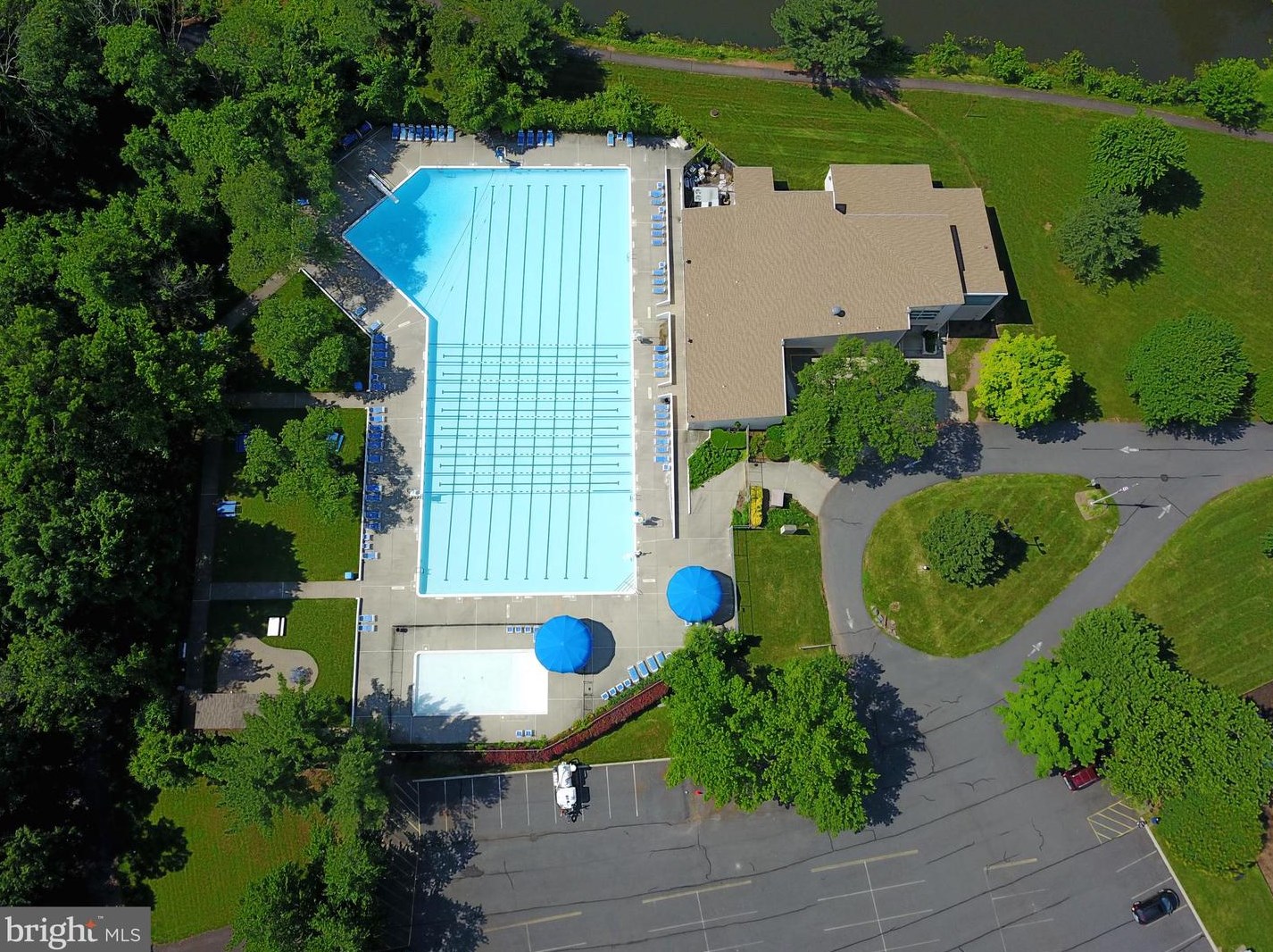 231 Penny Ln, Dulles VA  20164-1607 exterior