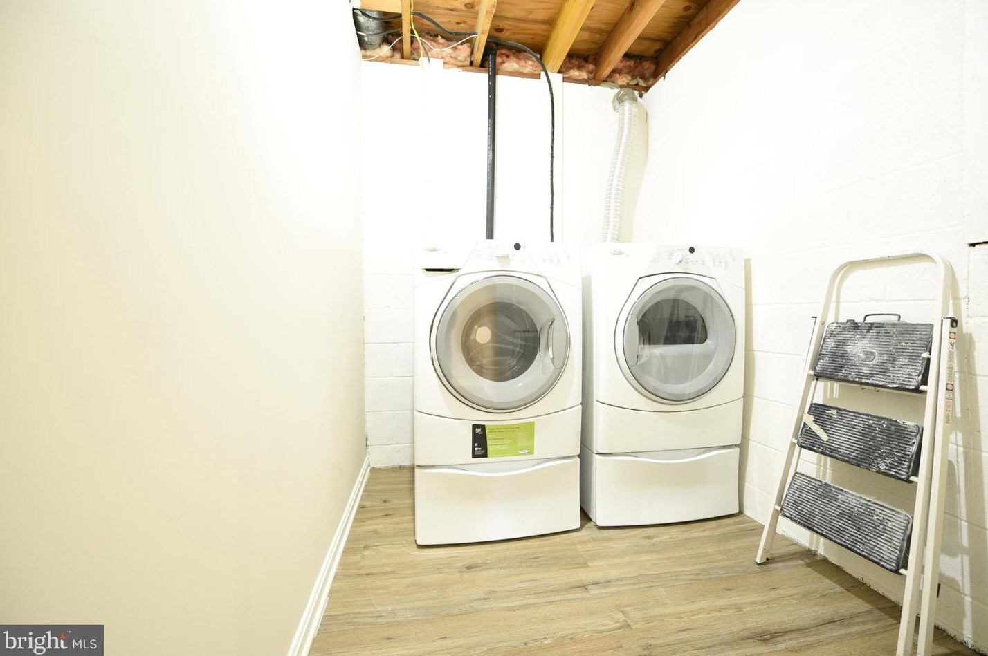 231 Penny Ln, Dulles VA  20164-1607 exterior