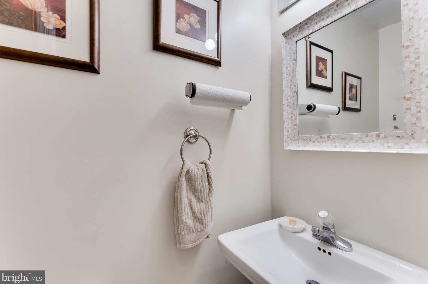 20358 Flushing Meadows Ct, Ashburn VA  20147-3854 exterior