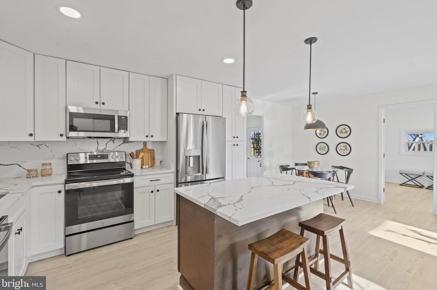 101 Cypress Rd, Dulles VA  20164-4004 exterior