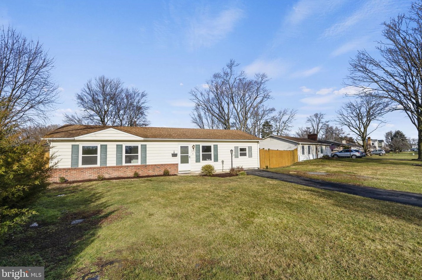 101 N Cypress Rd, Dulles, VA 20164