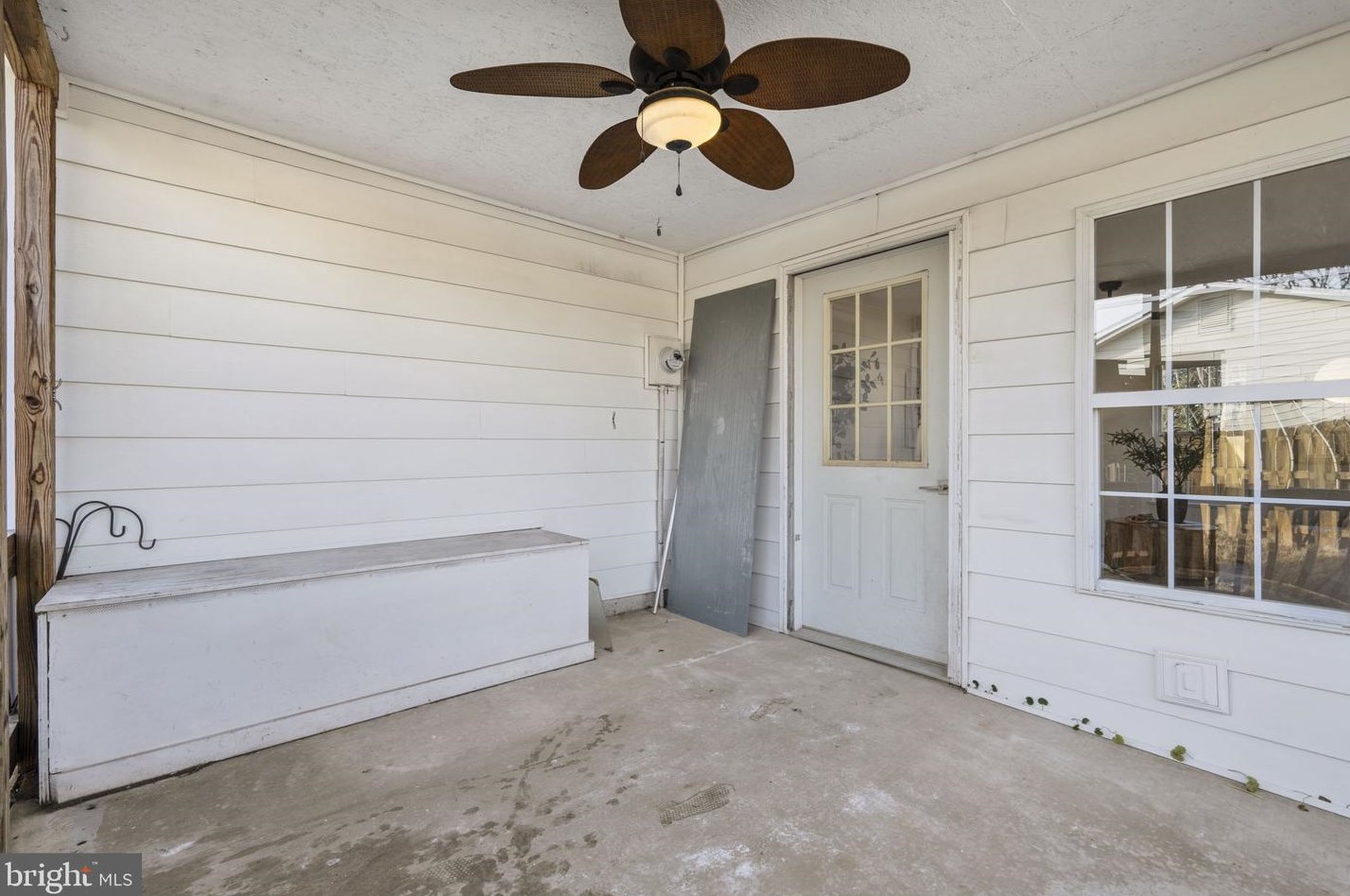 101 Cypress Rd, Dulles VA  20164-4004 exterior