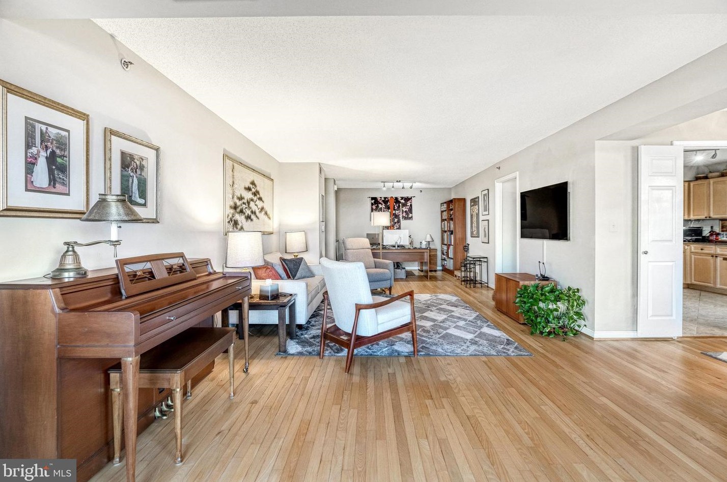 19385 Cypress Ridge Terrace #717, Leesburg, VA 20176