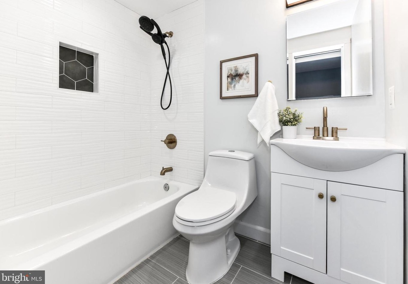 43 Bickel Ct, Sterling VA  20165-5727 exterior