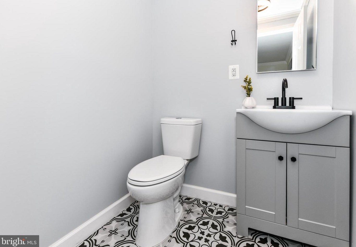 43 Bickel Ct, Sterling VA  20165-5727 exterior