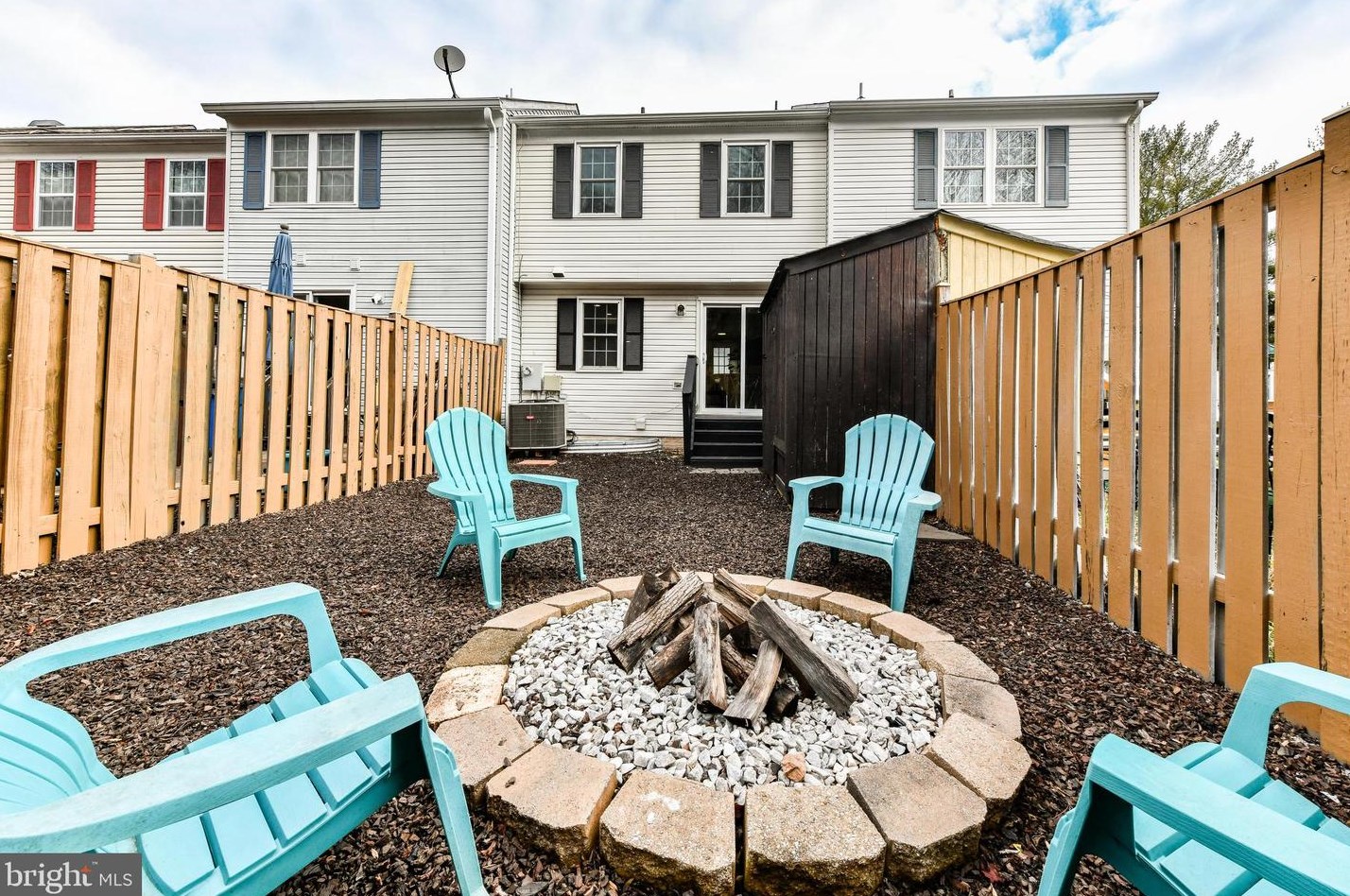 43 Bickel Ct, Sterling VA  20165-5727 exterior