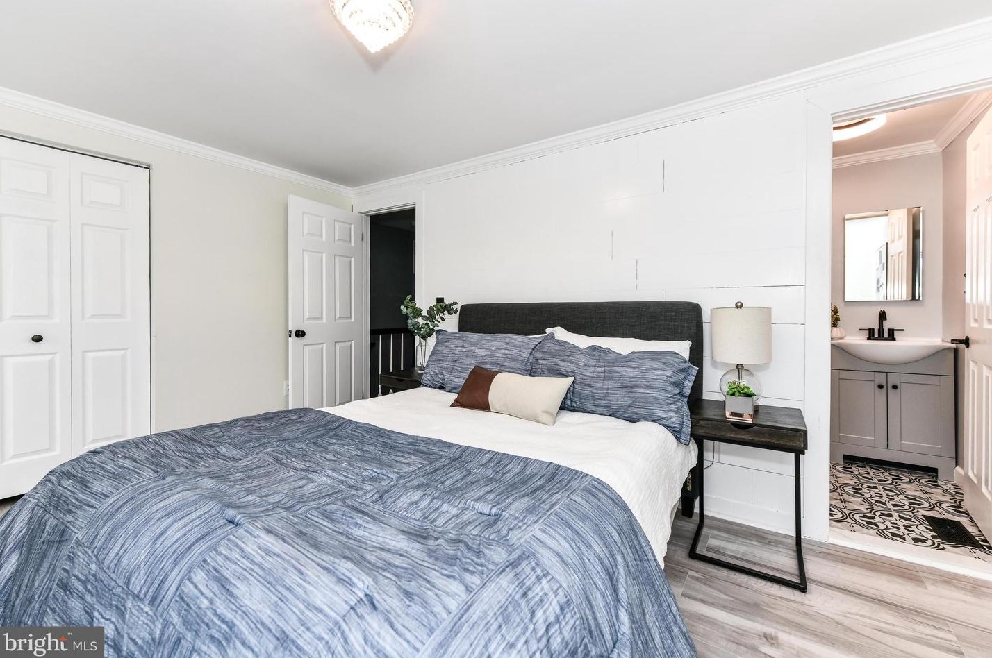 43 Bickel Ct, Sterling VA  20165-5727 exterior