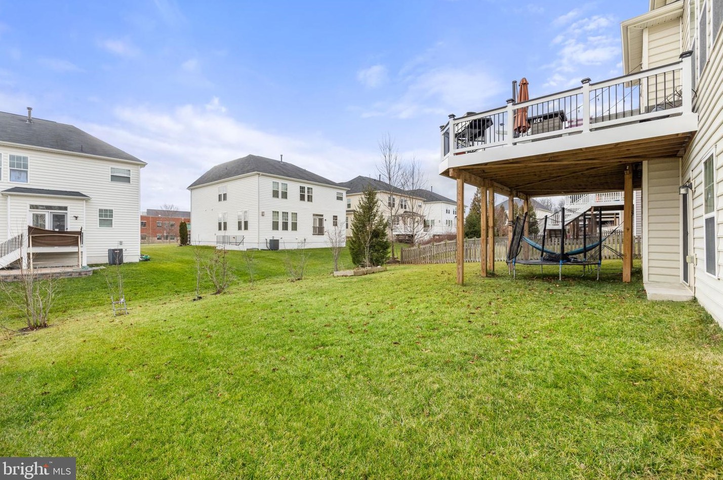 41547 Great Smokey Dr, Stone Ridge VA  20105-5549 exterior