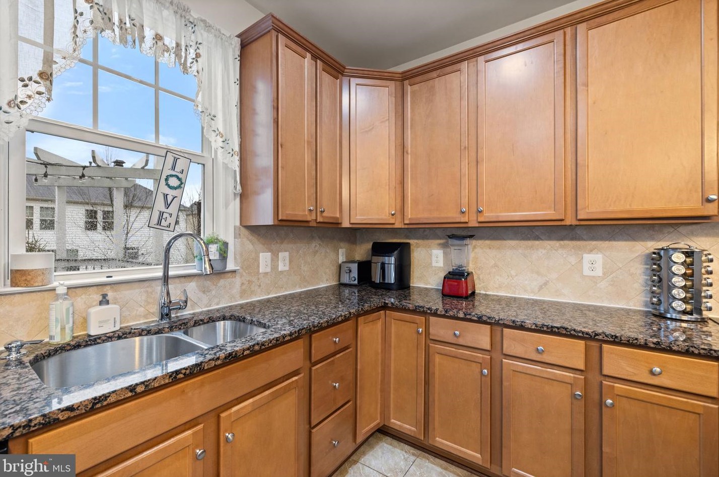 41547 Great Smokey Dr, Stone Ridge VA  20105-5549 exterior