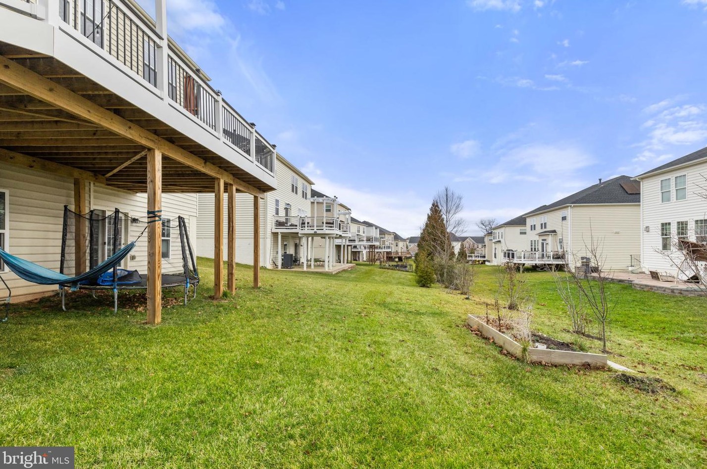 41547 Great Smokey Dr, Stone Ridge VA  20105-5549 exterior