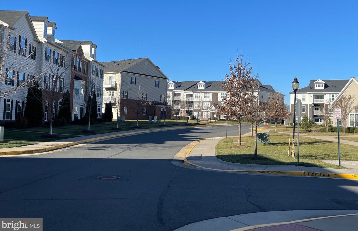 42589 Burbank Ter, Dulles VA  20166-2690 exterior