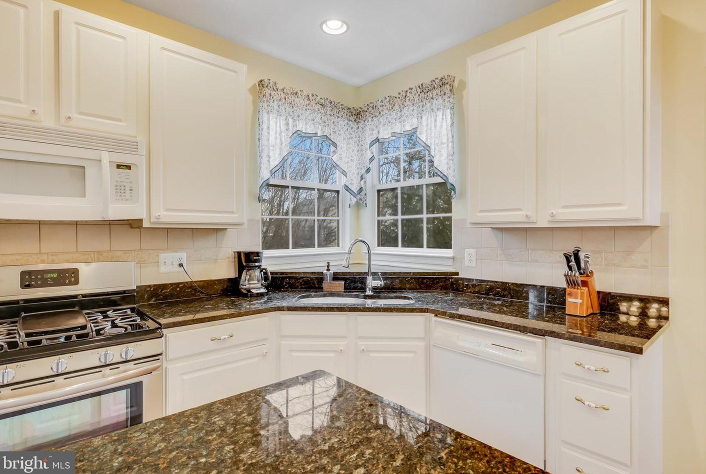 44326 Misty Creek Pl, Ashburn VA  20147-2868 exterior