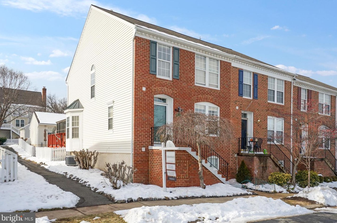 20395 Hartwell St, Ashburn, VA 20147-3655