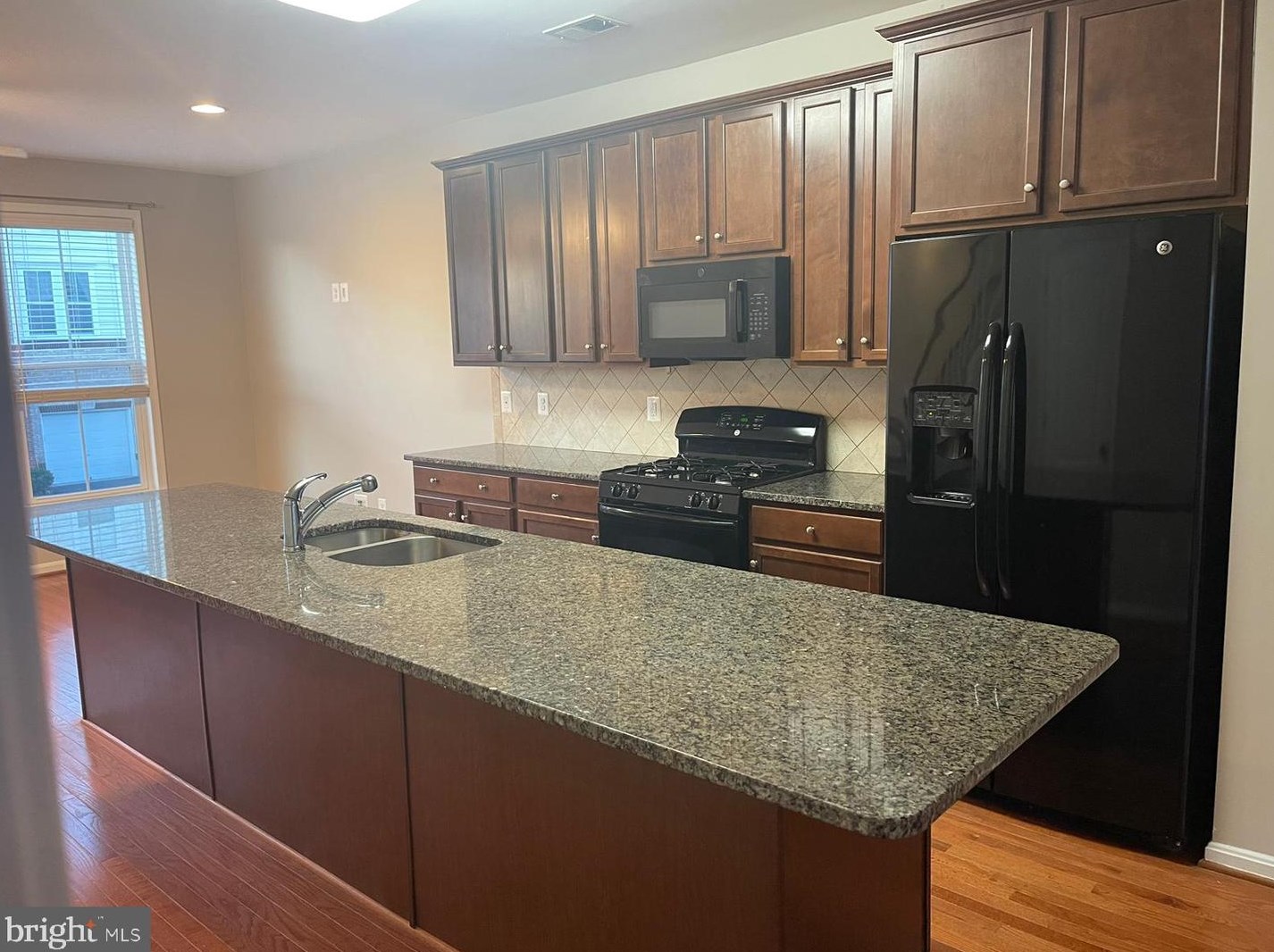 21776 Harroun Ter, Ashburn, VA 20147