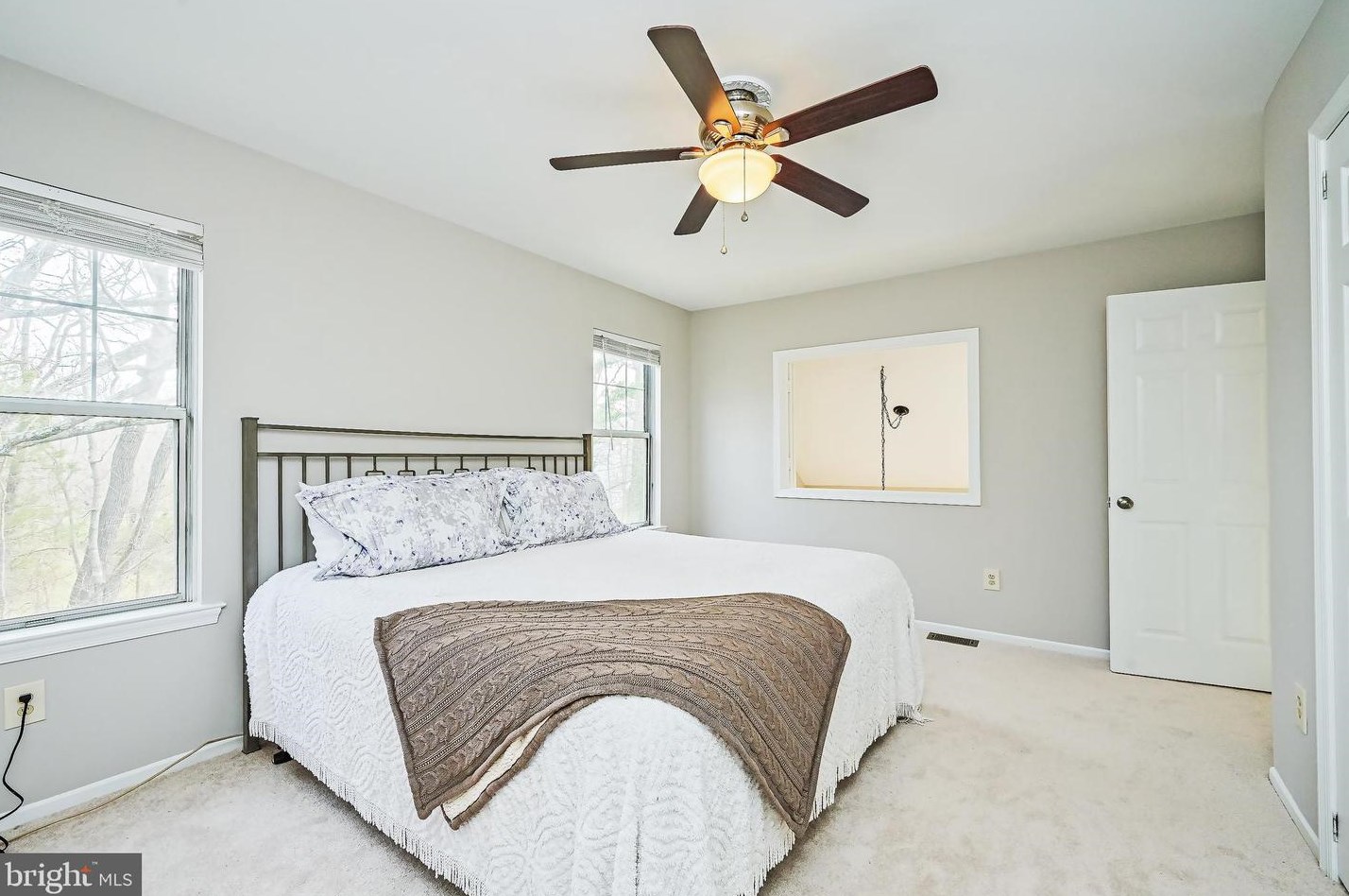 18 Oakdale Ct, Dulles VA  20165-5641 exterior