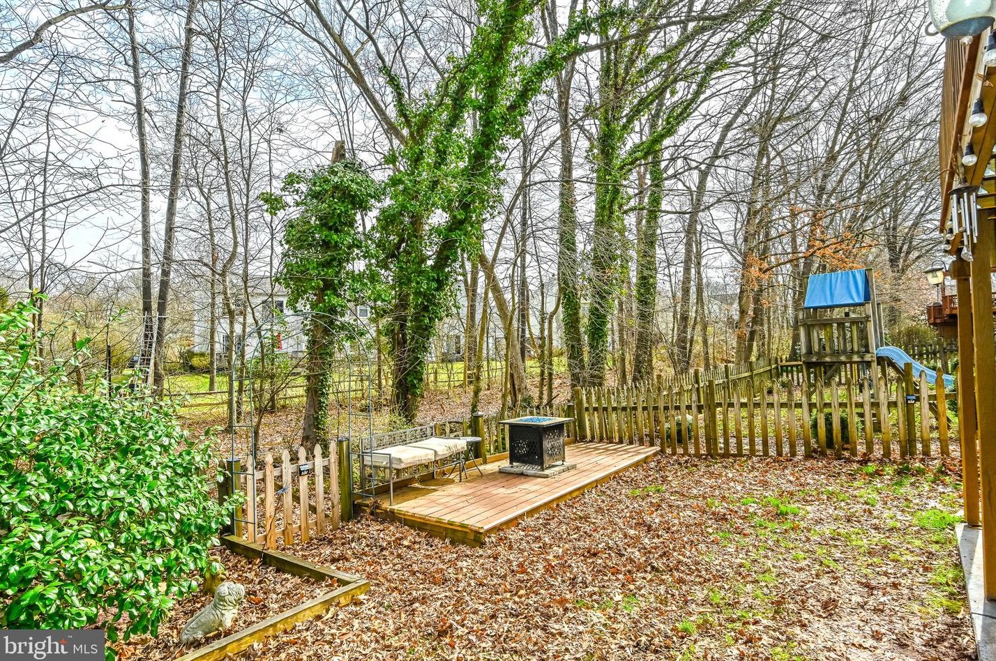 18 Oakdale Ct, Dulles VA  20165-5641 exterior