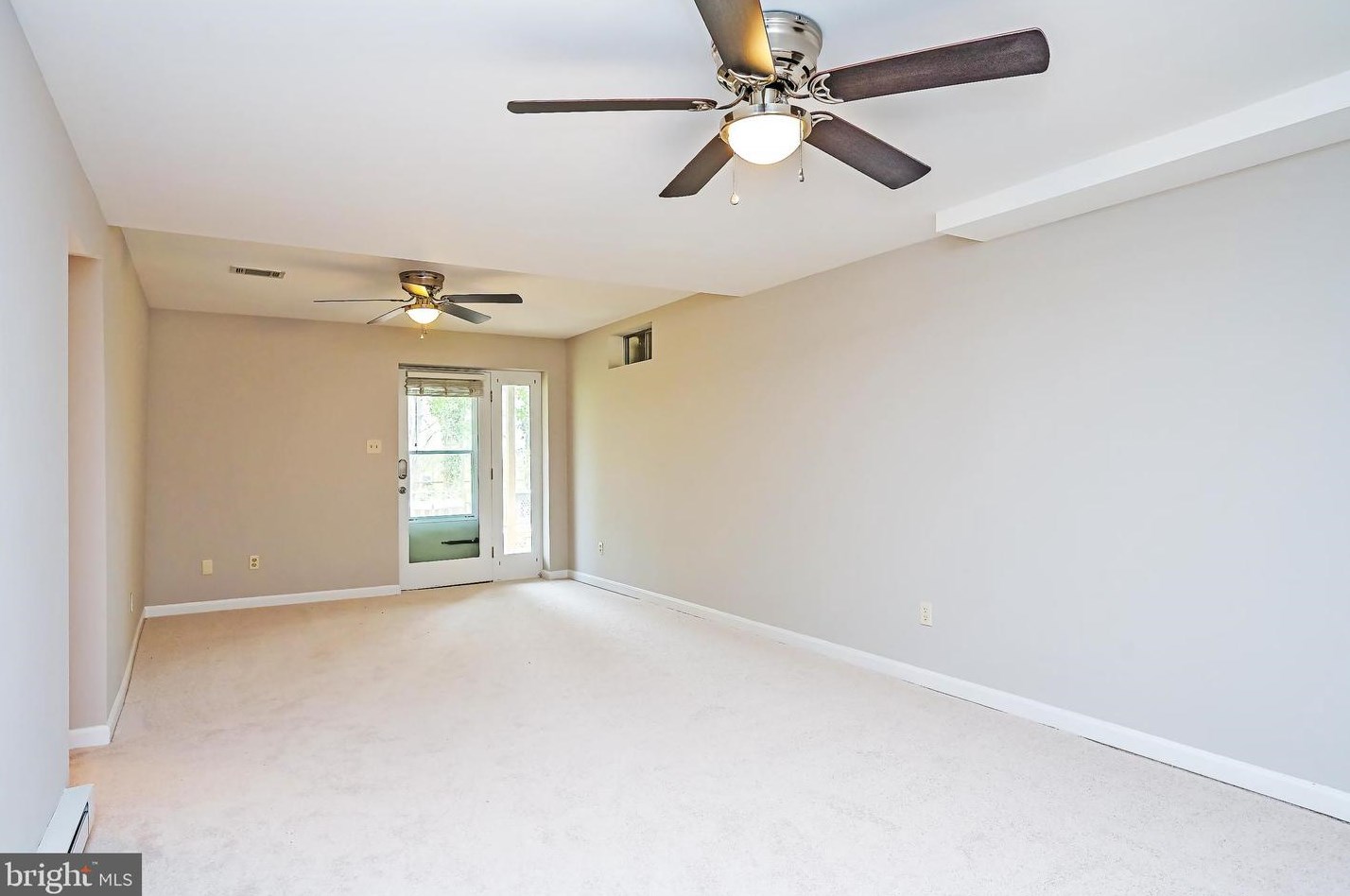 18 Oakdale Ct, Dulles VA  20165-5641 exterior