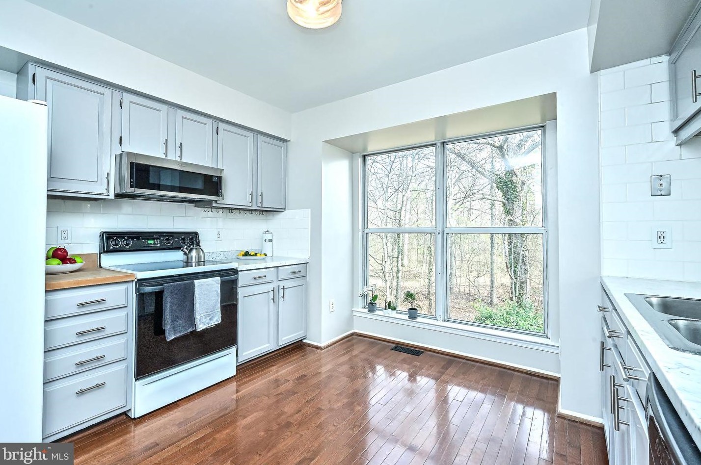 18 Oakdale Ct, Dulles VA  20165-5641 exterior