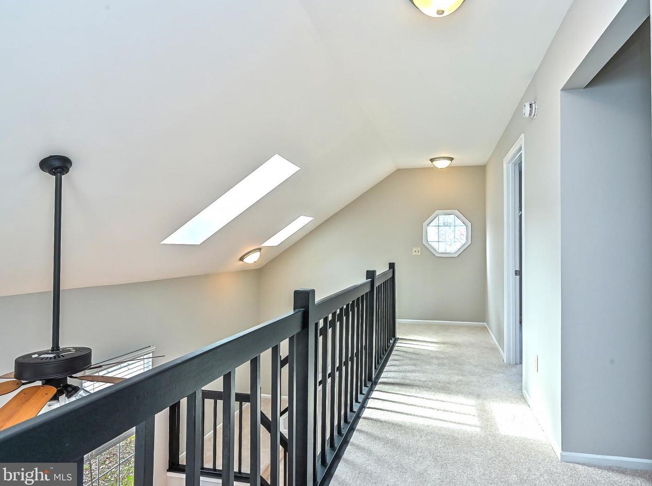 18 Oakdale Ct, Dulles VA  20165-5641 exterior