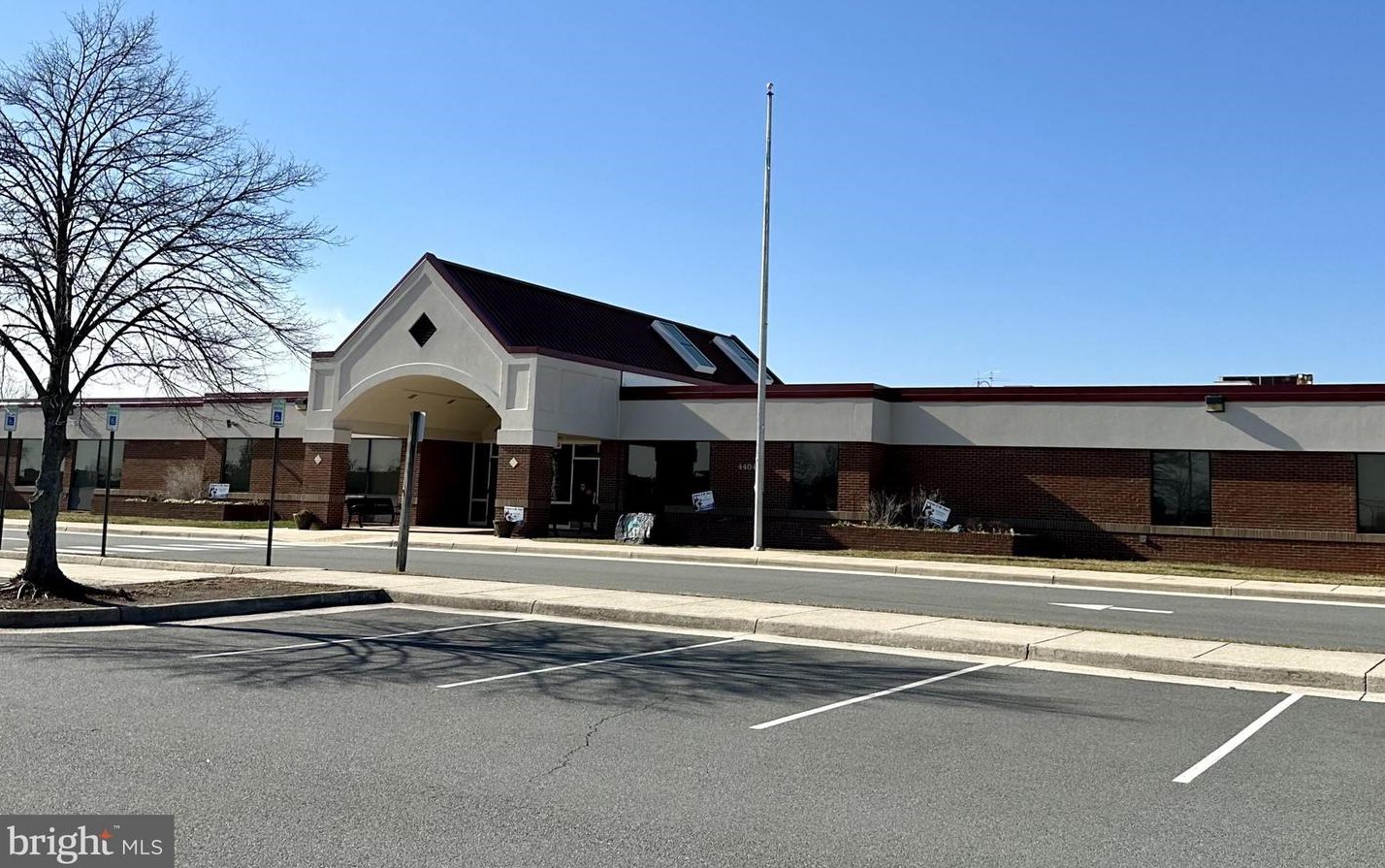 44112 Tippecanoe Ter, Ashburn VA  20147-4817 exterior