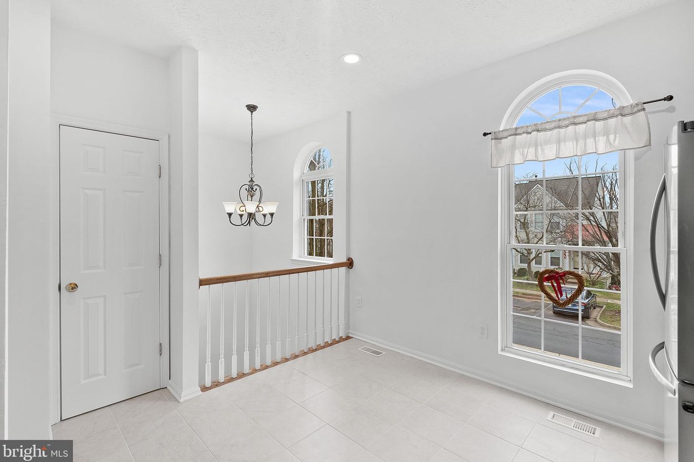 44112 Tippecanoe Ter, Ashburn VA  20147-4817 exterior