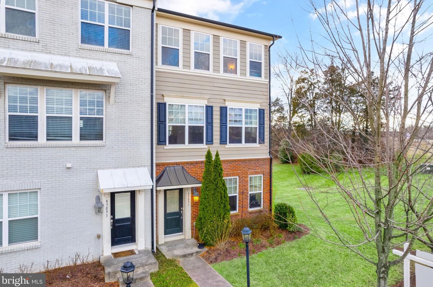 43891 Eastgate View Dr, Chantilly, VA 20152-2599