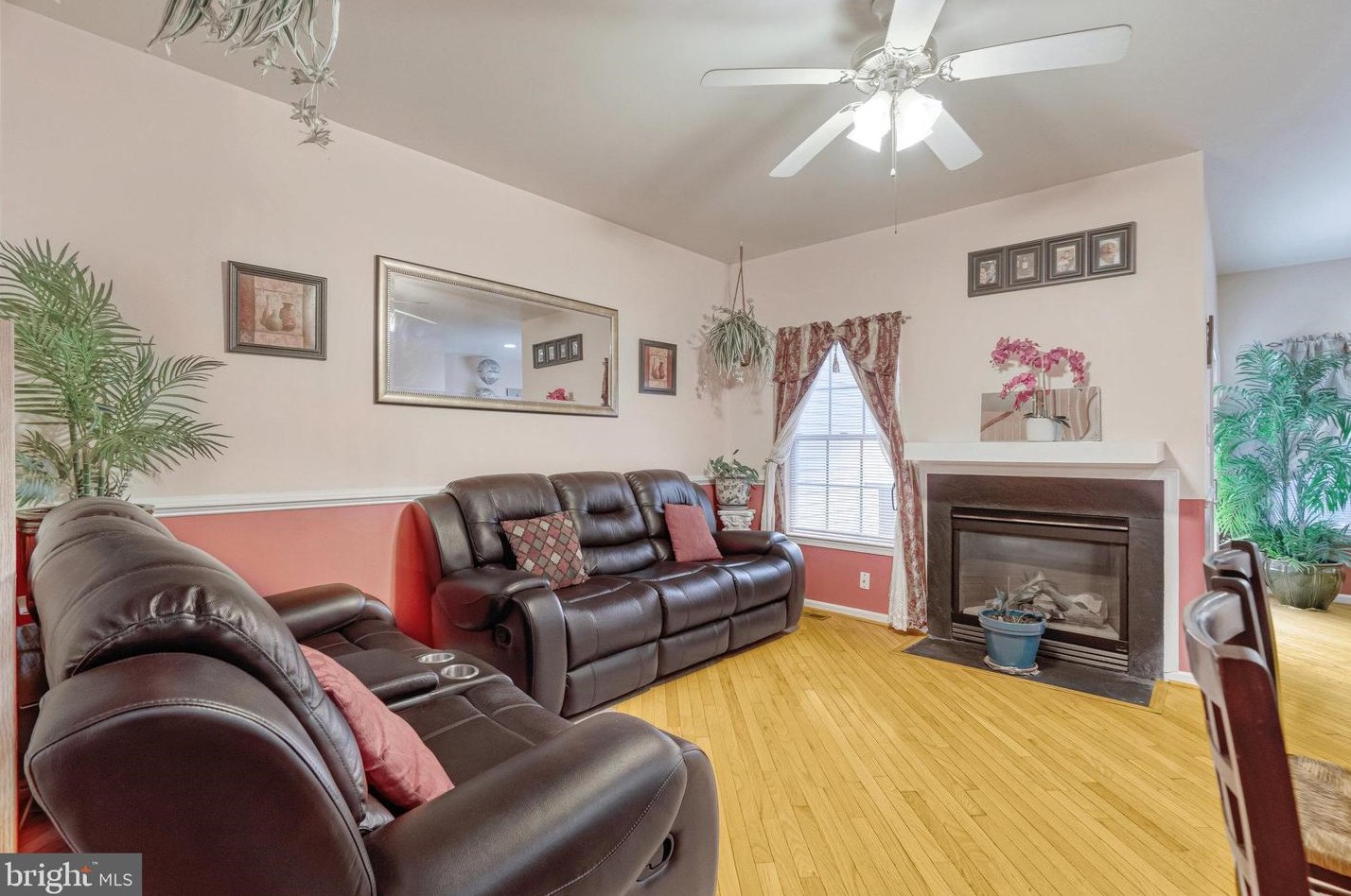 44189 Tippecanoe Ter, Ashburn VA  20147-4896 exterior