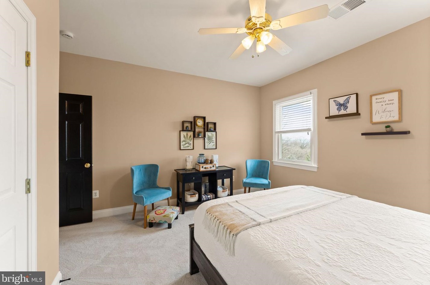 19085 Foxgreen Cir, Leesburg VA  20175-9149 exterior