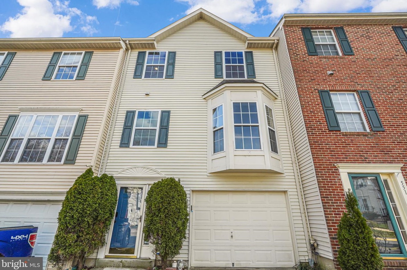 553 Sparkleberry Ter, Leesburg VA  20176-4050 exterior