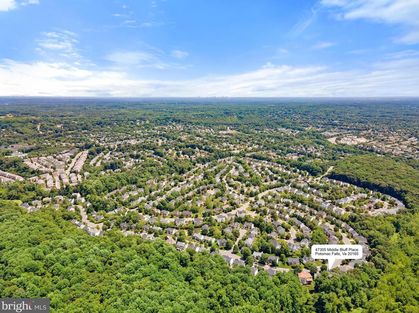 47305 Middle Bluff Pl, Dulles VA  20165-3131 exterior