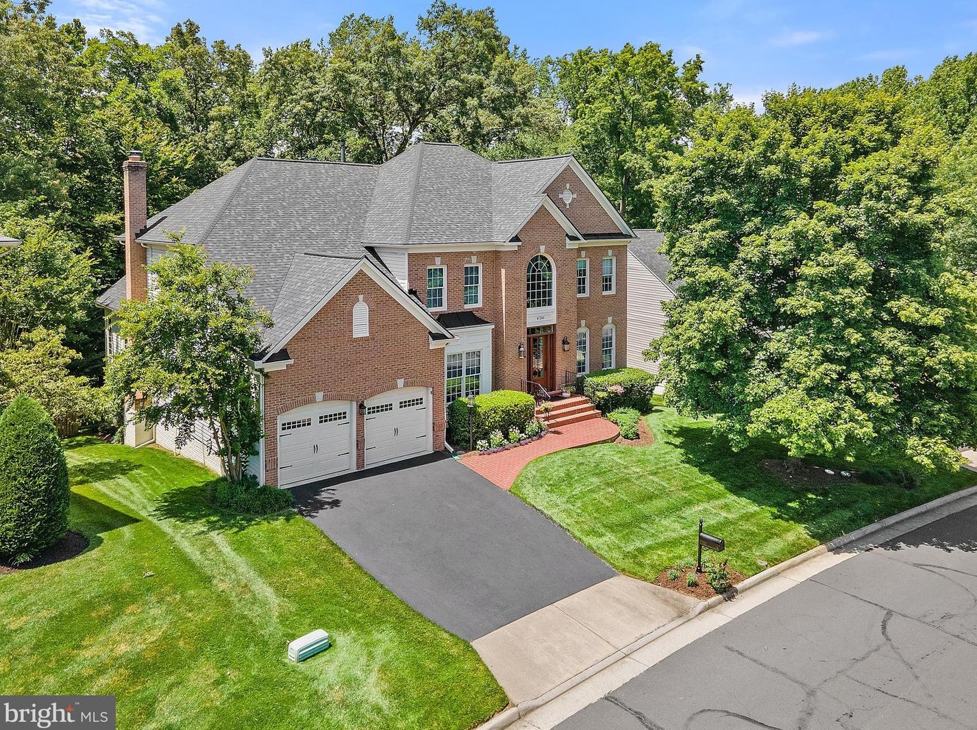 47305 Middle Bluff Pl, Dulles VA  20165-3131 exterior