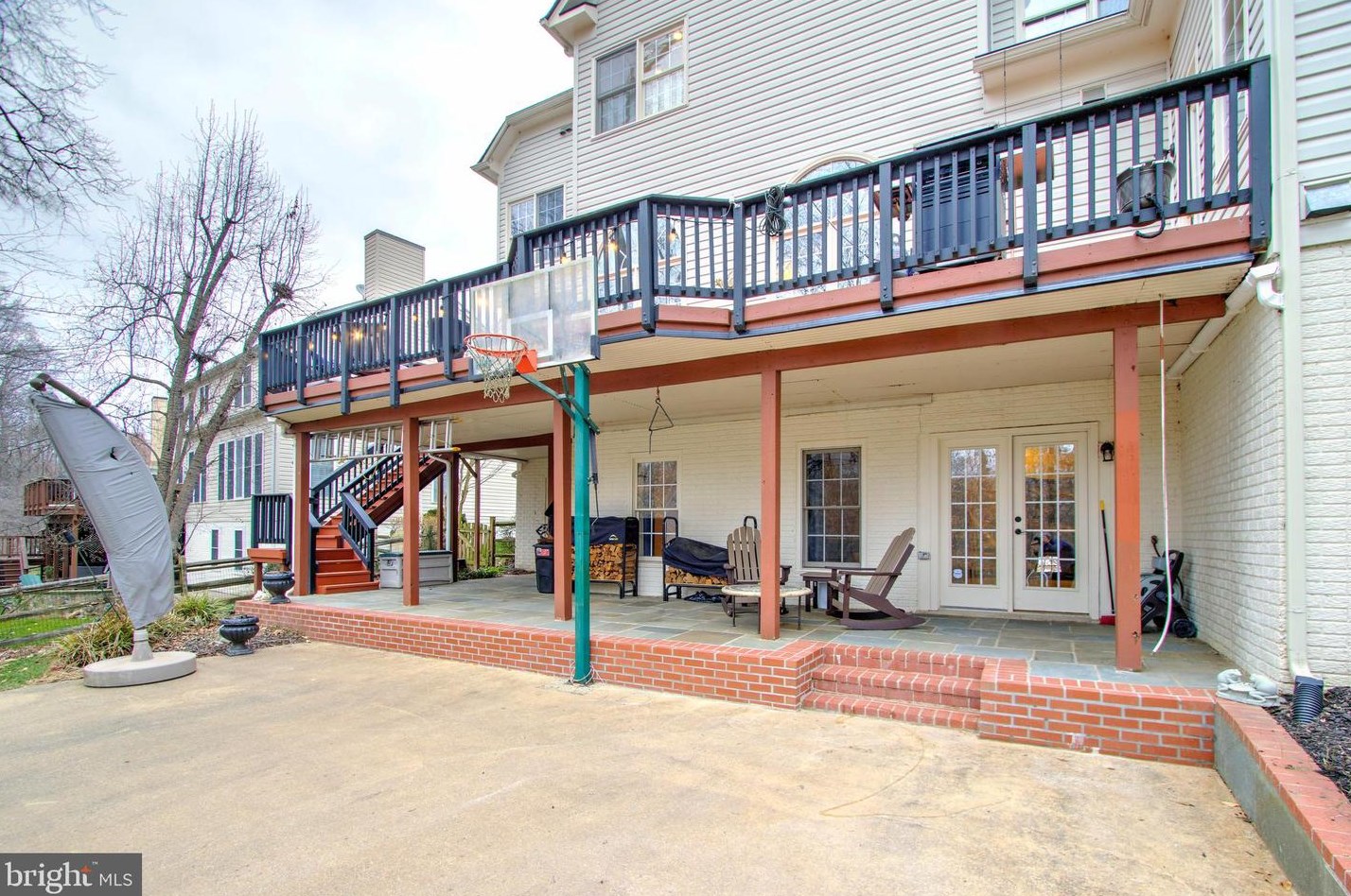 47305 Middle Bluff Pl, Dulles VA  20165-3131 exterior