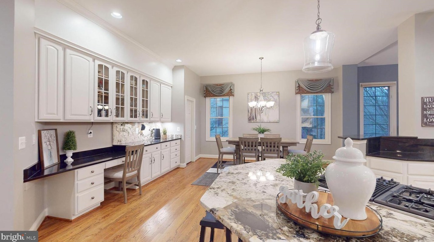 47305 Middle Bluff Pl, Dulles VA  20165-3131 exterior