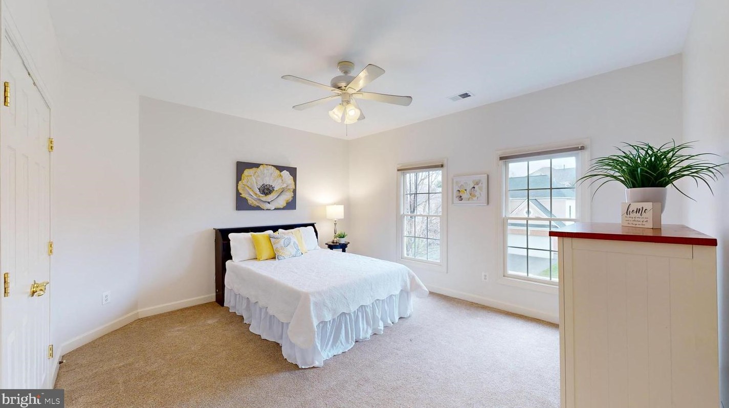 47305 Middle Bluff Pl, Dulles VA  20165-3131 exterior