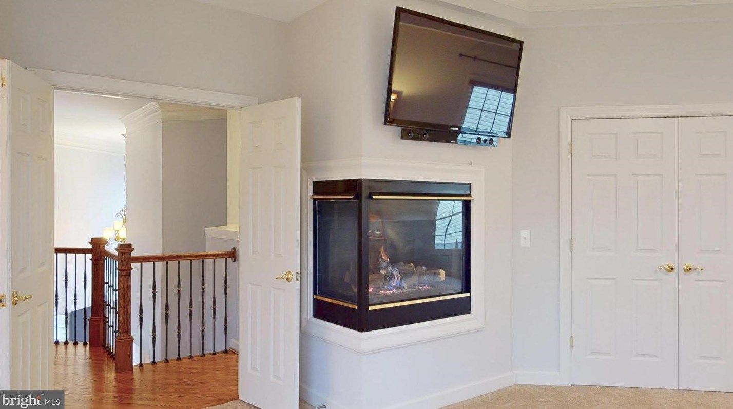 47305 Middle Bluff Pl, Dulles VA  20165-3131 exterior