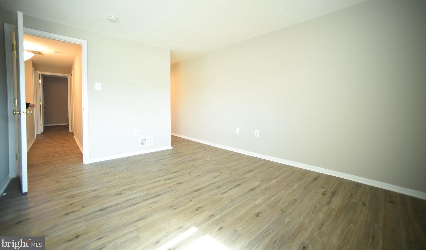 7 Carolina Ct, Dulles VA  20164-1729 exterior