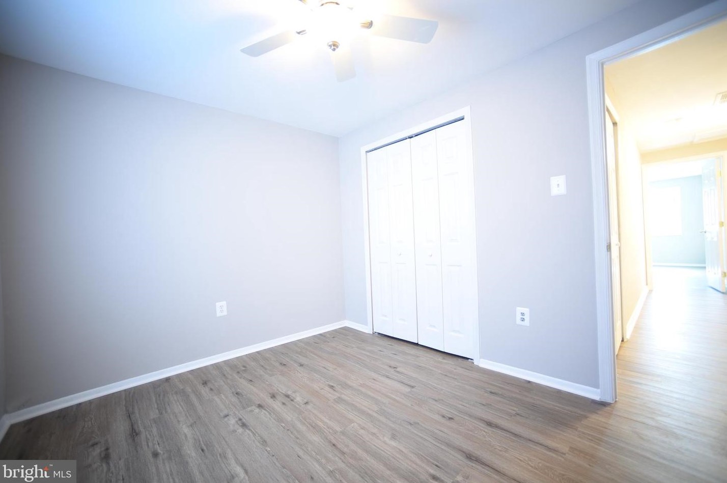 7 Carolina Ct, Dulles VA  20164-1729 exterior