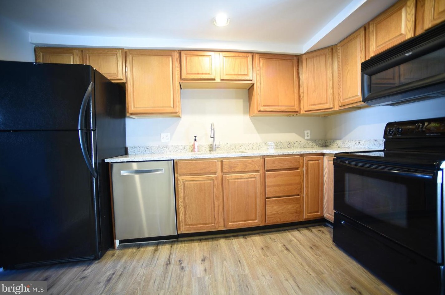 7 Carolina Ct, Dulles VA  20164-1729 exterior