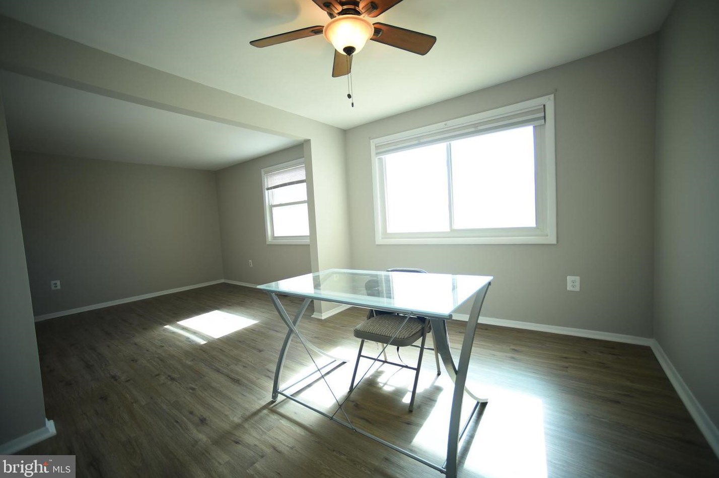 7 Carolina Ct, Dulles VA  20164-1729 exterior